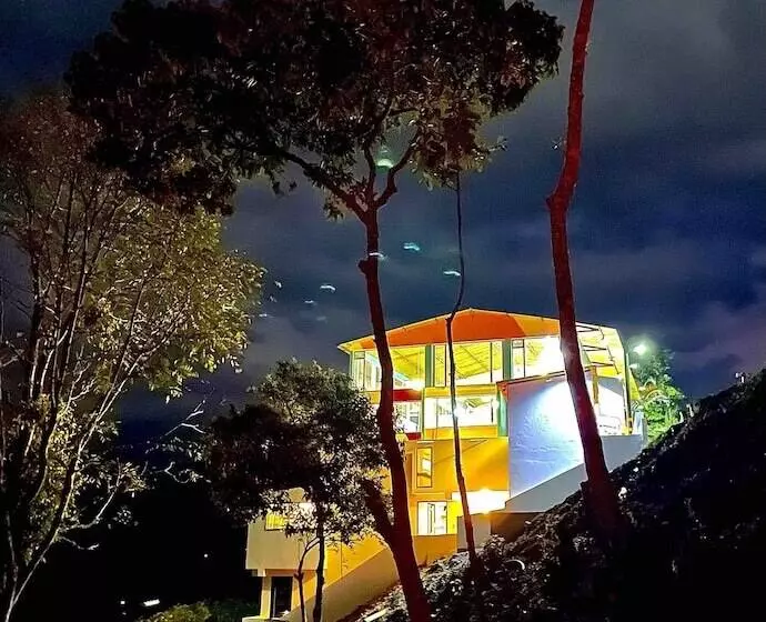 ペンション La Vista Ecohouse