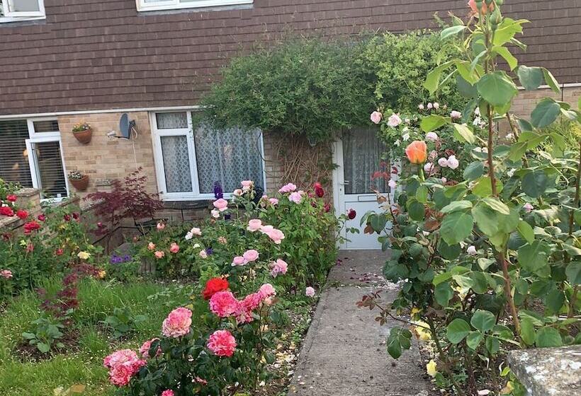 Резиденция Captivating 2 Bed House In Amesbury, Salisbury