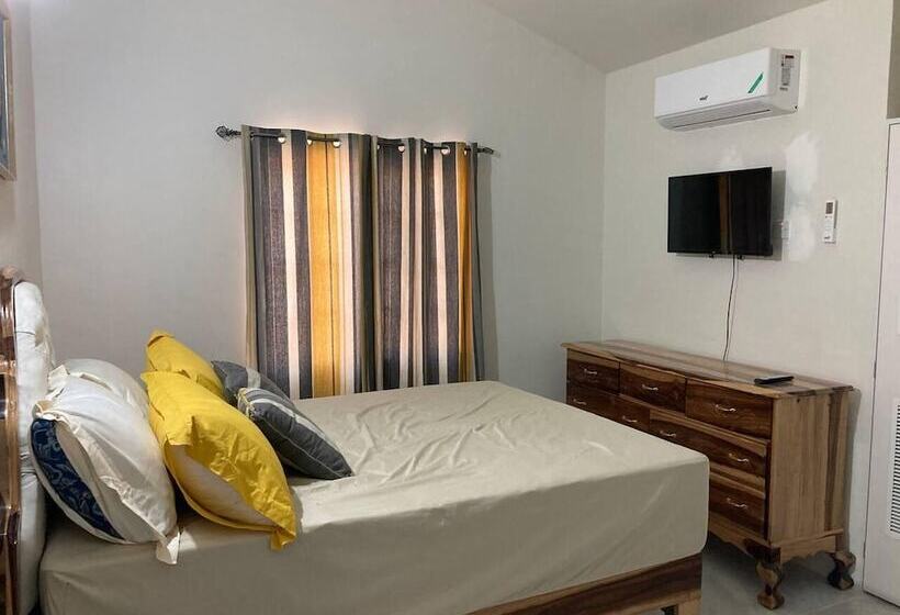 اقامتگاه Immaculate 2 Bed House In Discovery Bay