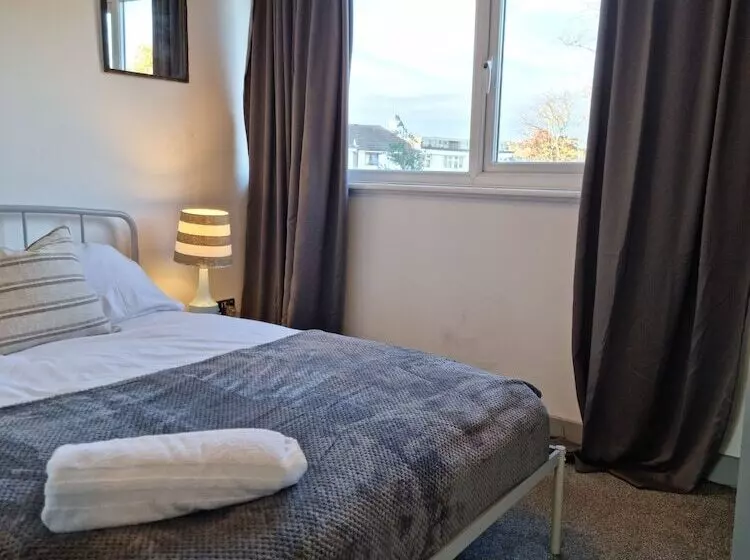 レジデンス Remarkable 5 Bed House In Basildon