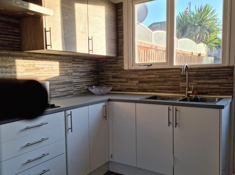 إقامة Remarkable 5 Bed House In Basildon