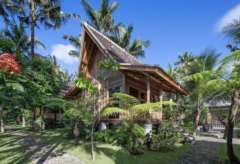 Rumah Kayu Resort