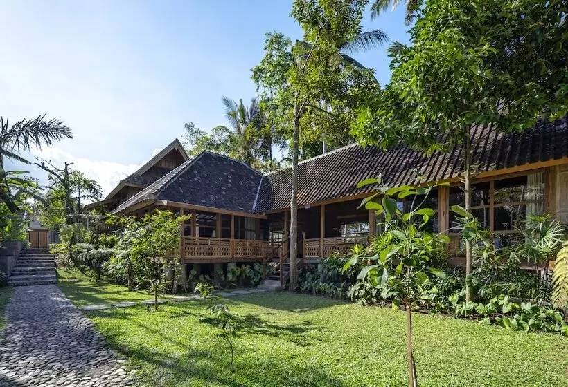 Rumah Kayu Resort