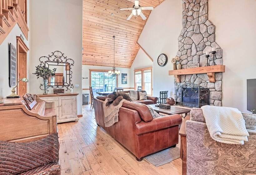 Spacious Lake Arrowhead Home W/ Putting Green