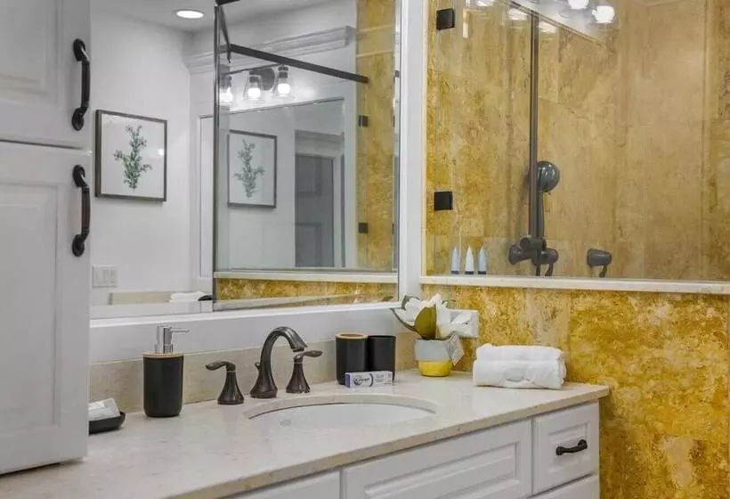 Fort Lauderdale 4bd Villa Waterfront Dock Pool