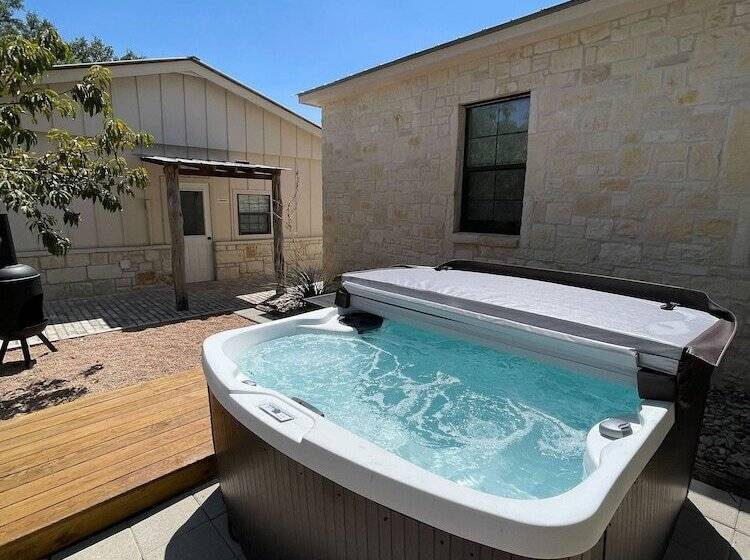 Willies House With Country Views Shared Party Barn