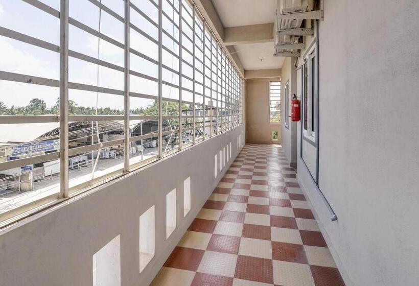 Hotel Collection O Preethi Boarding & Lodging