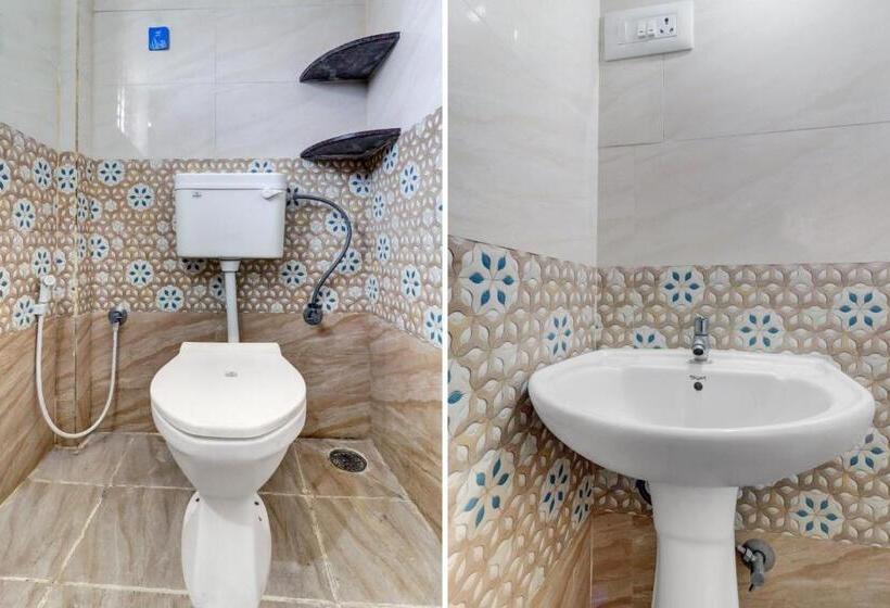 Hotel Collection O Preethi Boarding & Lodging