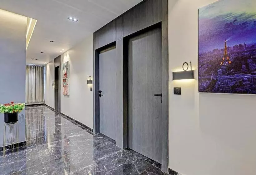 Hotelli Lee Platinum