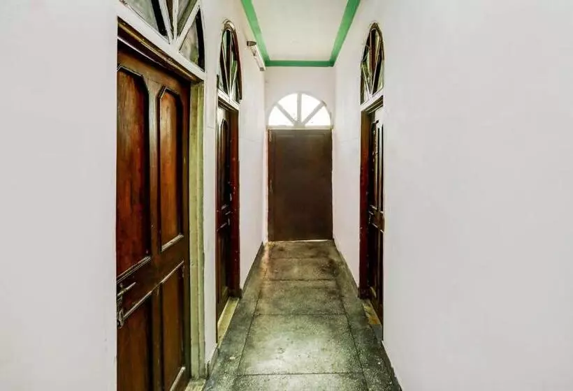 ホテル Oyo Flagship Veer Guest House