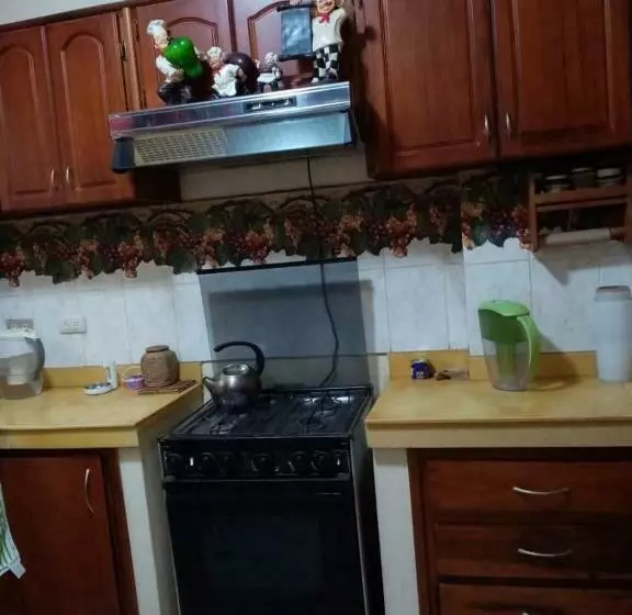 پانسیون Espacio Familiar Poma