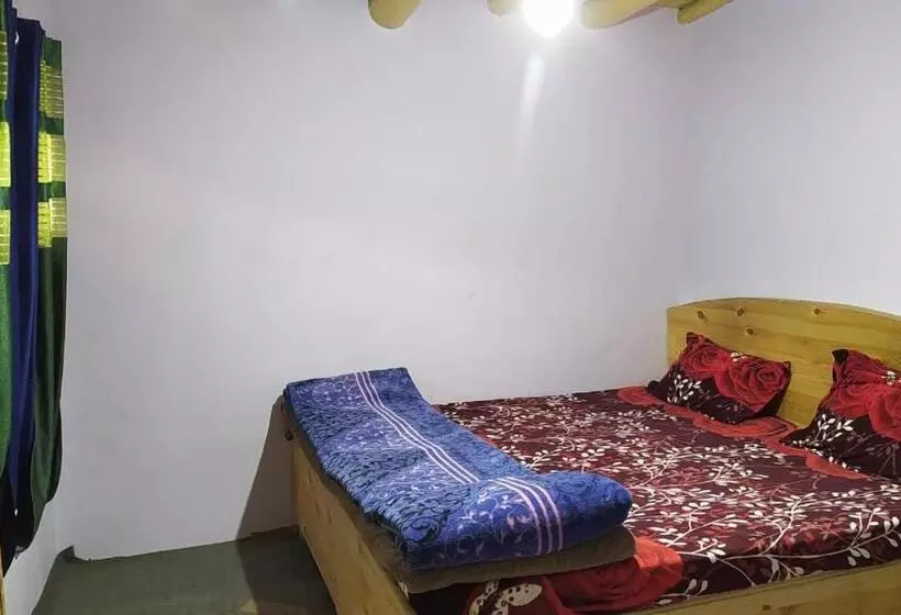 پانسیون Guru Guest House
