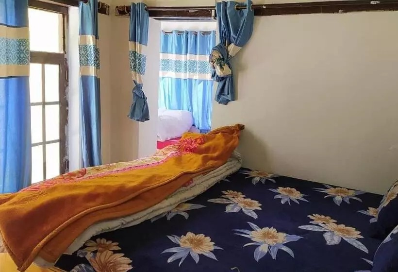 پانسیون Guru Guest House