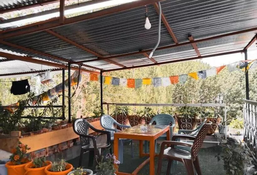 پانسیون Guru Guest House