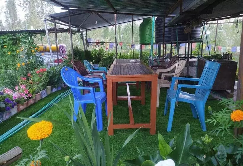 پانسیون Guru Guest House
