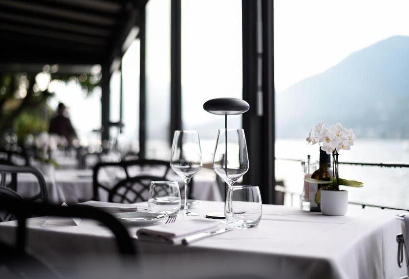 Bella Hotel & Restaurant With Private Dock For Mooring Boats