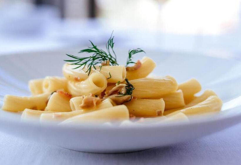 Bella Hotel & Restaurant With Private Dock For Mooring Boats