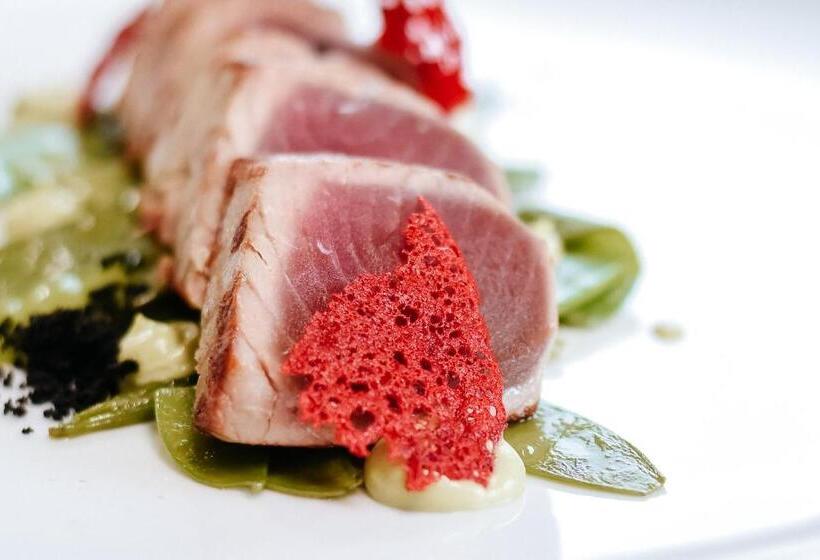 Bella Hotel & Restaurant With Private Dock For Mooring Boats