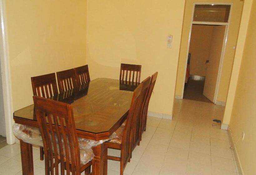 Brama Station Court {apartment}