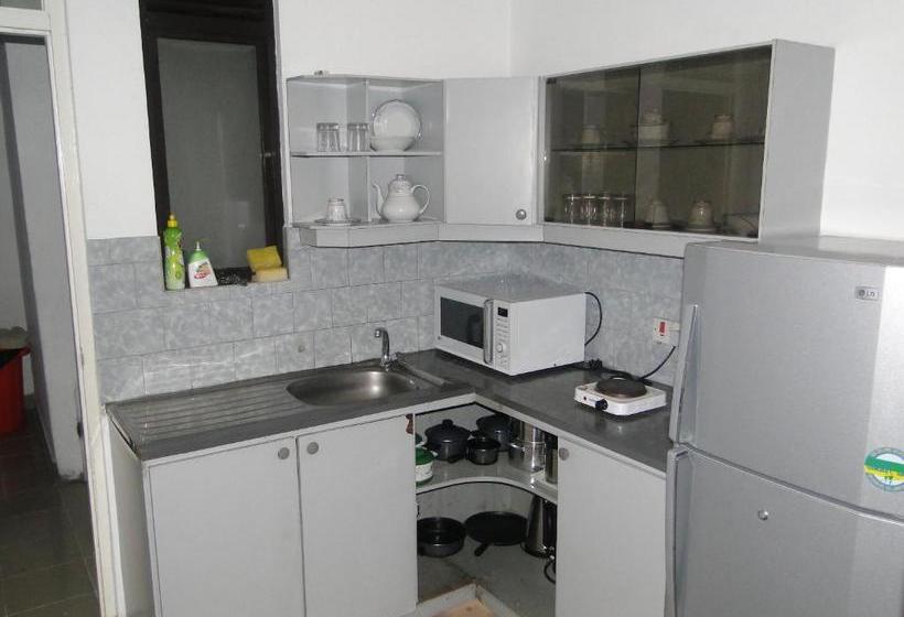 Brama Station Court {apartment}