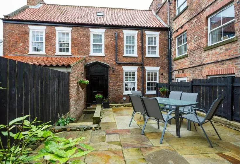 Cintra House