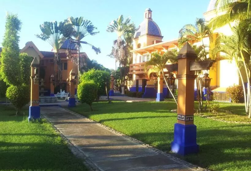 هتل Canadian Resort Vallarta