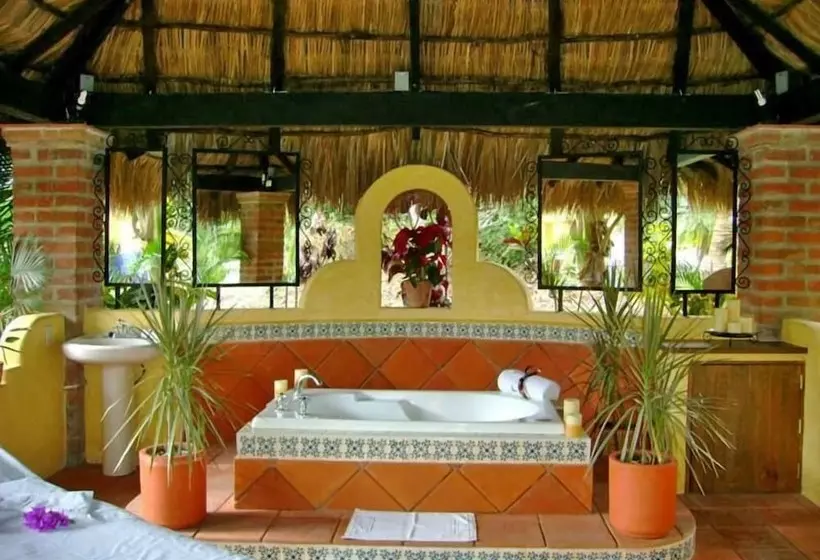 هتل Canadian Resort Vallarta