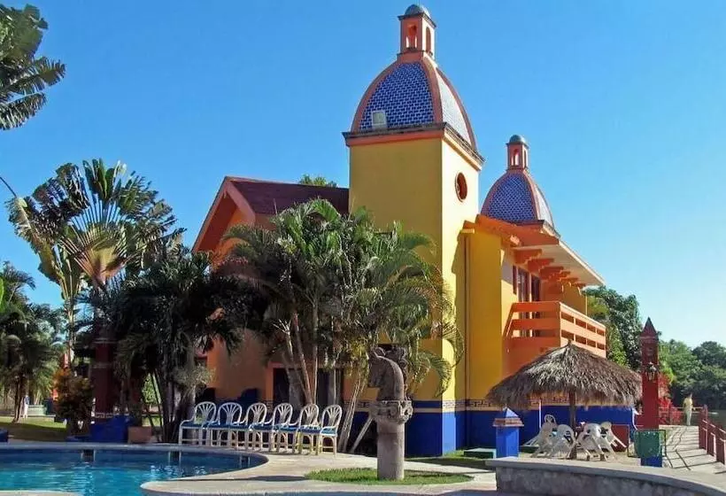 هتل Canadian Resort Vallarta