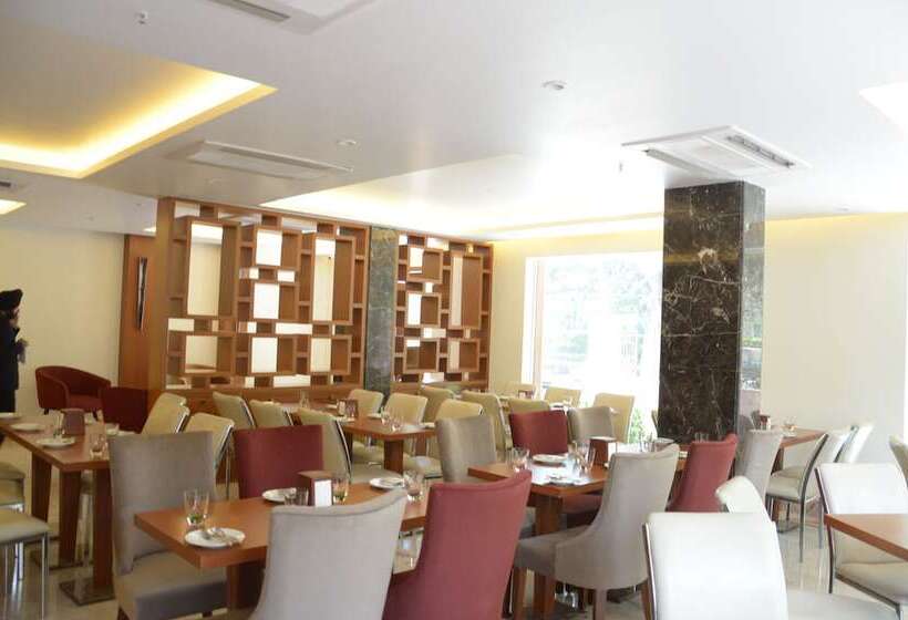 ホテル Connaught Royale