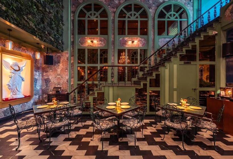 ホテル Connaught Royale