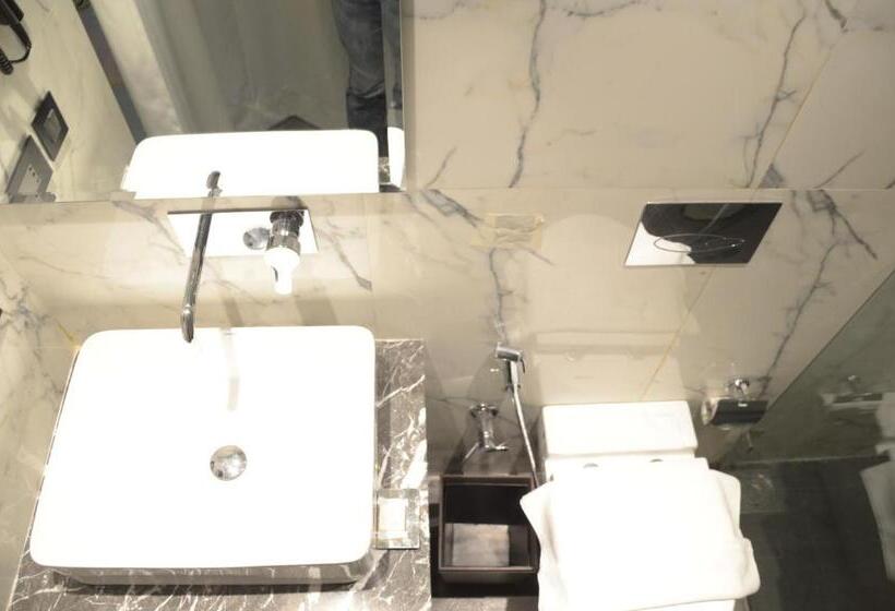 ホテル Connaught Royale