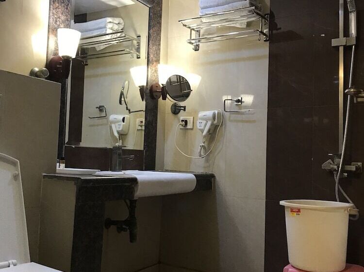 בית מלון כפרי Delite Sarovar Portico Faridabad