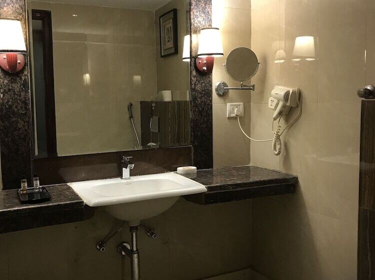 בית מלון כפרי Delite Sarovar Portico Faridabad