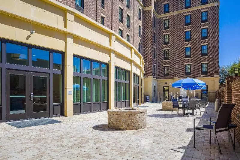 ホテル Fairfield Inn & Suites By Marriott Savannah Downtown Historic District