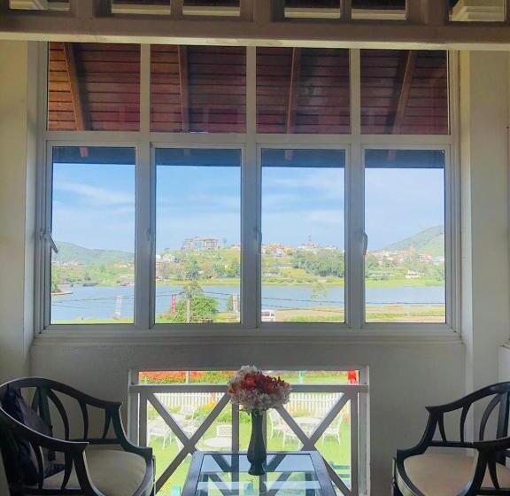 בית מלון כפרי Gregorys Bungalow