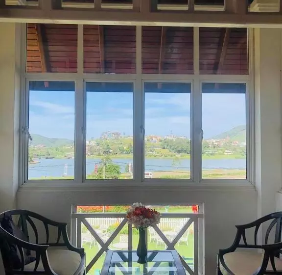 هتل Gregorys Bungalow