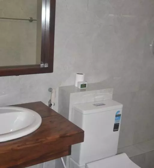 هتل Gregorys Bungalow