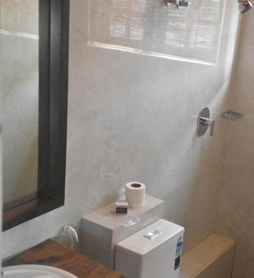 בית מלון כפרי Gregorys Bungalow