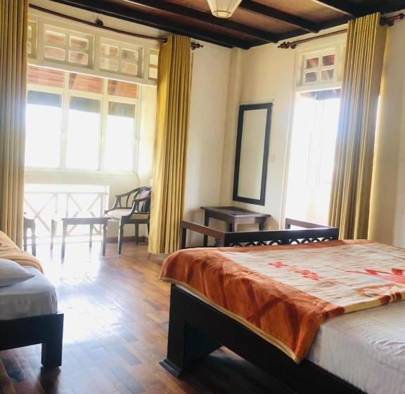 בית מלון כפרי Gregorys Bungalow