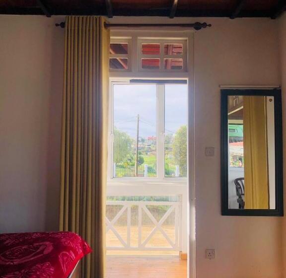 בית מלון כפרי Gregorys Bungalow