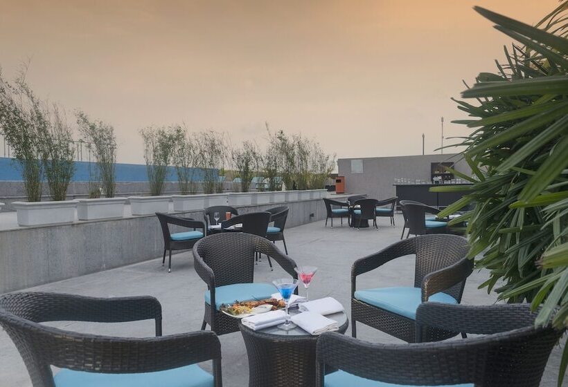 Отель Holiday Inn Kolkata Airport, An Ihg