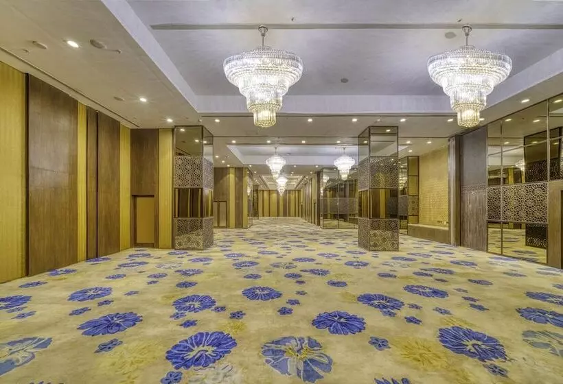ホテル Holiday Inn Kolkata Airport, An Ihg