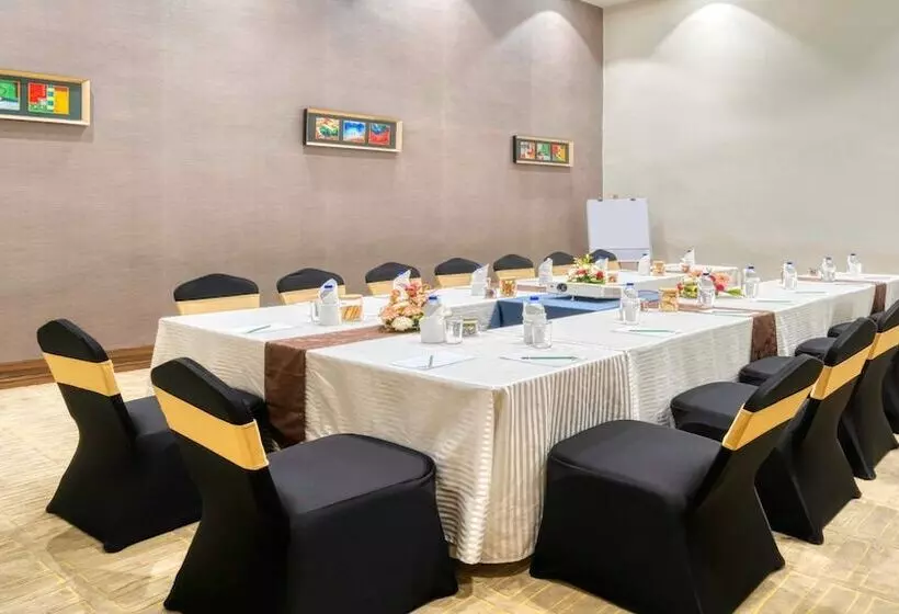 ホテル Holiday Inn Kolkata Airport, An Ihg