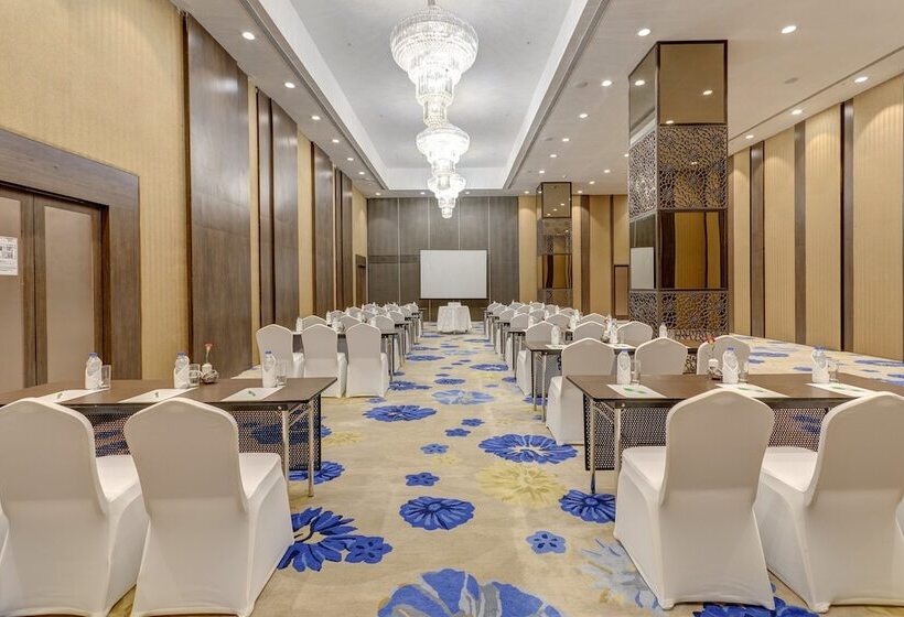 Отель Holiday Inn Kolkata Airport, An Ihg