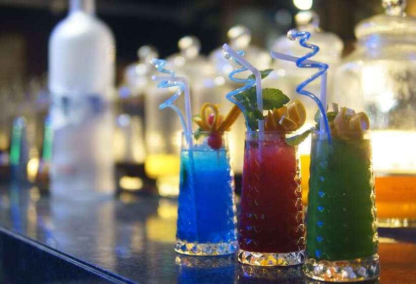 Отель Holiday Inn Kolkata Airport, An Ihg