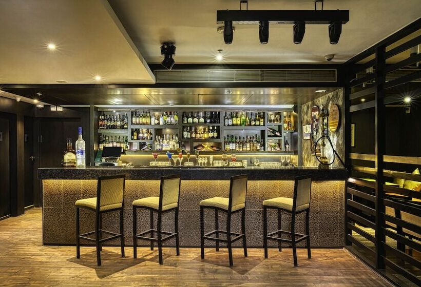 Отель Holiday Inn Kolkata Airport, An Ihg