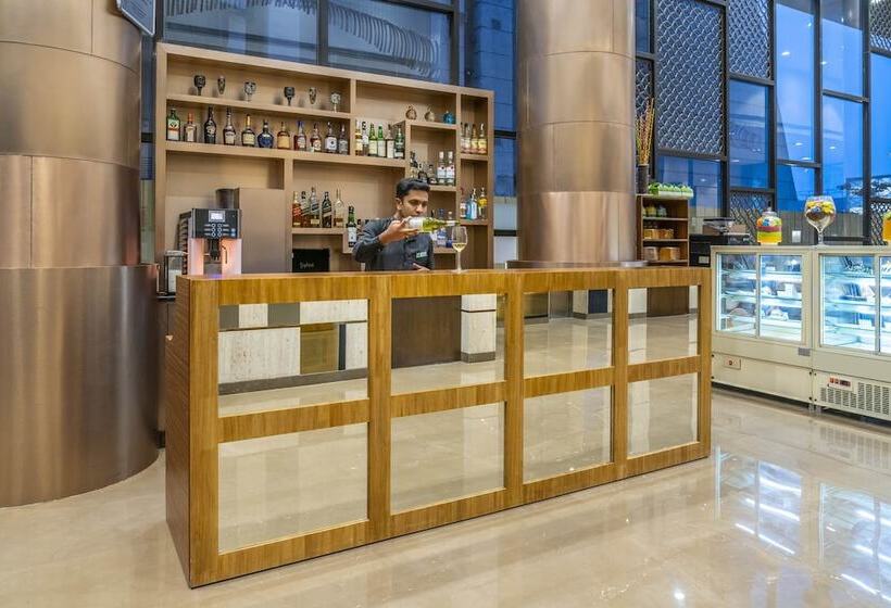 Отель Holiday Inn Kolkata Airport, An Ihg