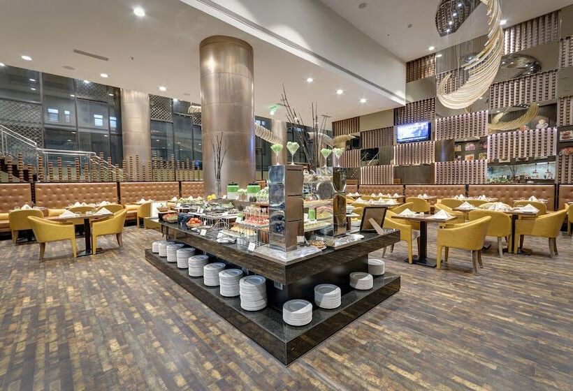Отель Holiday Inn Kolkata Airport, An Ihg