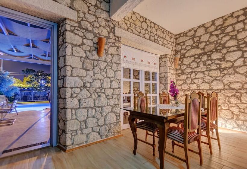 Szálloda Lale Lodge