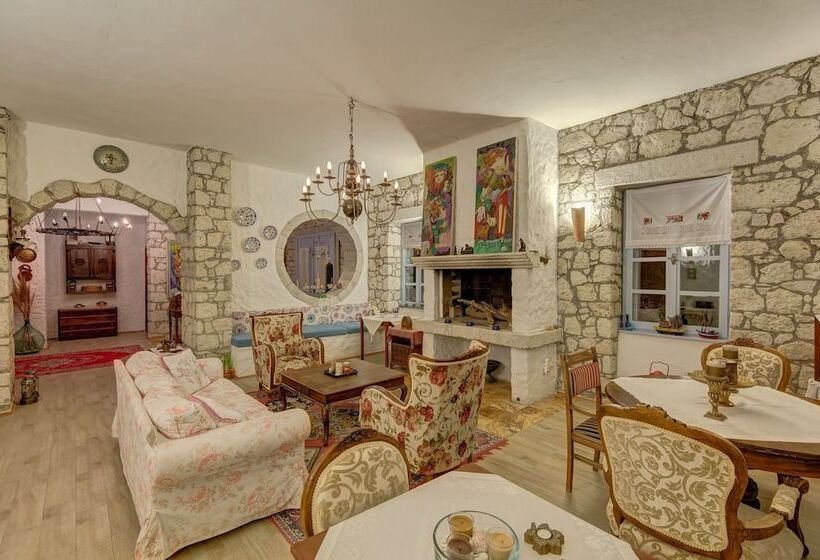 Szálloda Lale Lodge